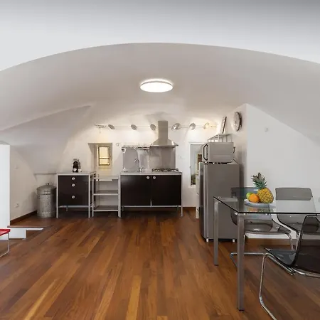 New! Amazing Piazza Navona View Apartment