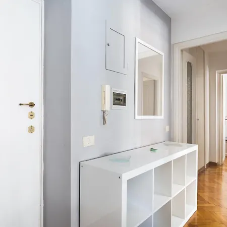 Sunny Flat Near Borghese *