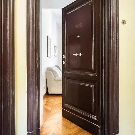 Sunny Flat Near Borghese Appartamento