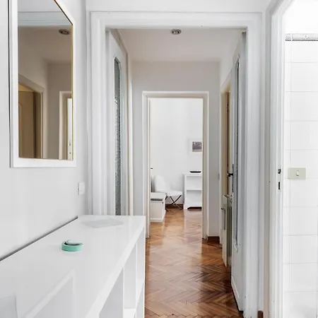 Sunny Flat Near Borghese Roma