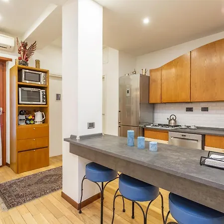 St Peter's Spacious 4 Bdr With Private Parking Apartment
