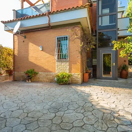 St Peter's Spacious 4 Bdr With Private Parking Apartment