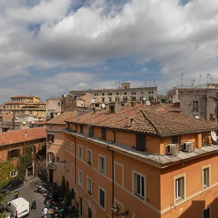 Amazing Penthouse With Terrace And Rooftop In Trastevere