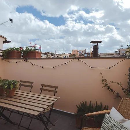 Amazing Penthouse With Terrace And Rooftop In Trastevere Rome