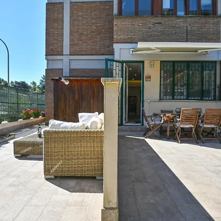 Garden House Vale Apartment