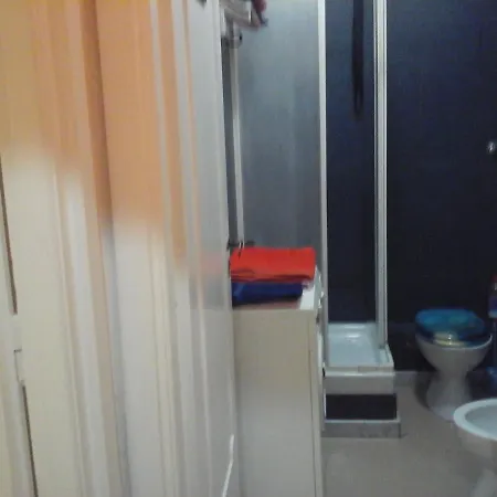 Near Metro' Line - Only Wc In The 15 Minutes To Termini Station 20 To Spagna Square - In The Night Bus Bed & Breakfast