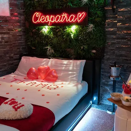Cleopatra 3*