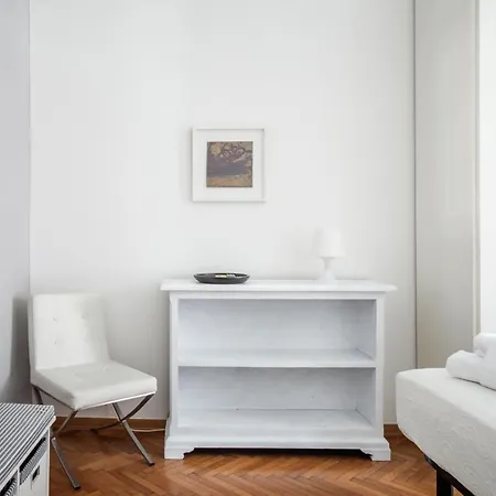 Sunny Flat Near Borghese Appartamento