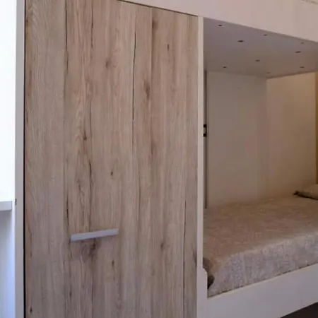 Casa Vicenza 3* Rome