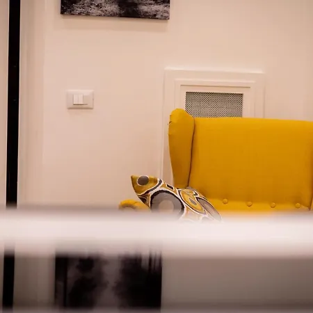 Lux House Guest