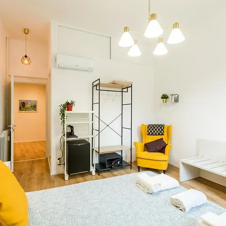 Lux House Guest * Rome