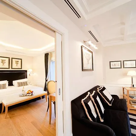 Trevi Palace Luxury Отель