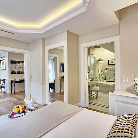 Отель Trevi Palace Luxury 4*