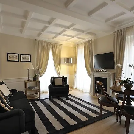 מלון Trevi Palace Luxury