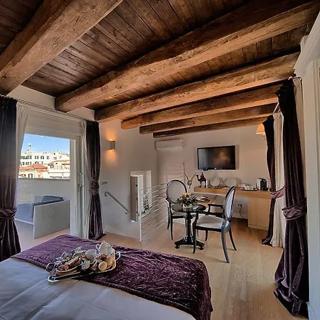 Trevi Palace Luxury מלון רומא