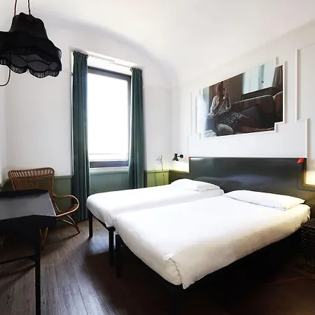 Generator Hostal Roma