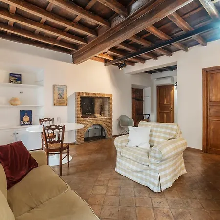 Colosseo & Fori Imperiali Wooden Flat * Rome
