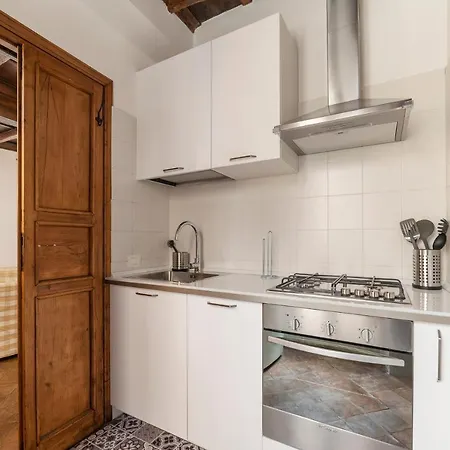 Colosseo & Fori Imperiali Wooden Flat Apartment *