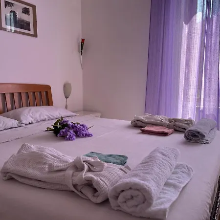 Peaceful Family Apartment, Near Metro Apartment *