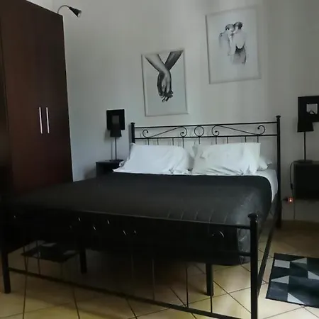 Apartment Merulana: A Due Passi Dal Colosseo *