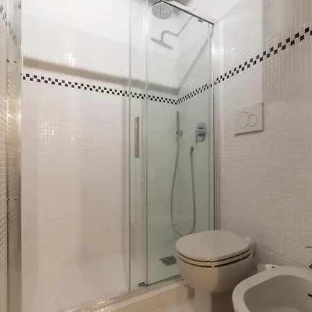 Colosseo & Fori Imperiali Wooden Flat Apartment