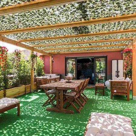 Holiday home The Garden Regency