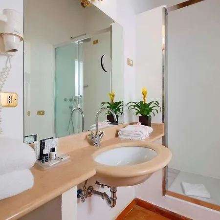 Residenza Frattina Rome