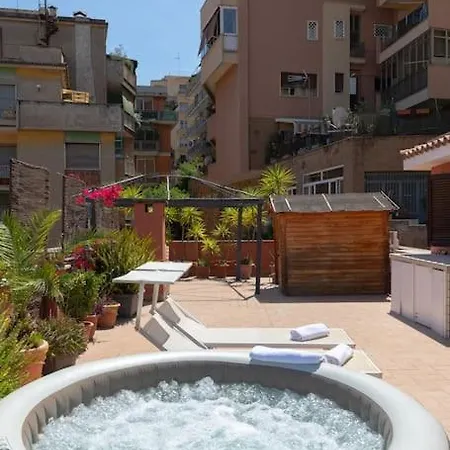 Penthouse With Jacuzzi On Private Terrace In Trastevere Rome