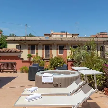 Penthouse With Jacuzzi On Private Terrace In Trastevere Appartement Rome