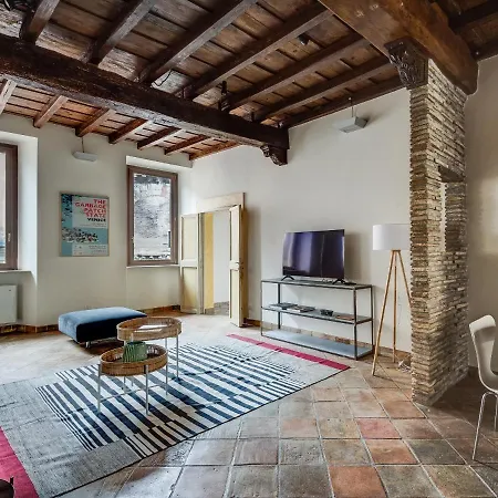 Pantheon Enchanting Luxury Apartment Rome