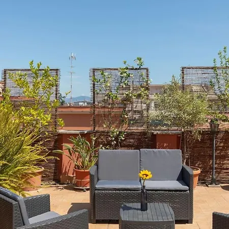 Penthouse With Jacuzzi On Private Terrace In Trastevere Appartement *