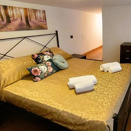 Gemelli Holidays 2: Dual Loft With Private Courtyard * Rome
