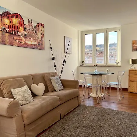 Il Palazzetto Di Via Della Frezza Appartamento *