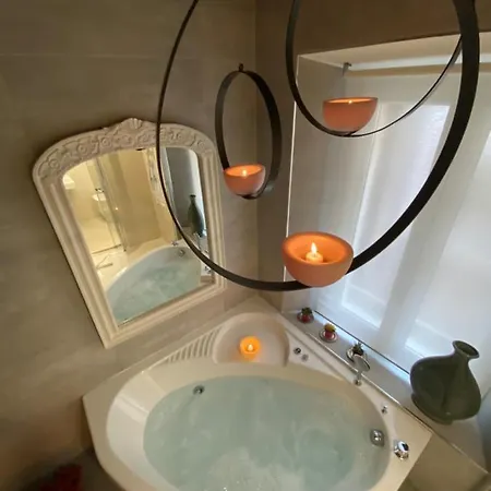 Town House Spagna- Luxury Rooms With Jacuzzi Bath * Rome