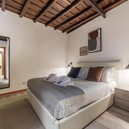 Apartment Giubbonari 23 - Fromhometorome Rome