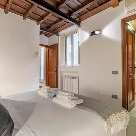 Apartment Giubbonari 23 - Fromhometorome