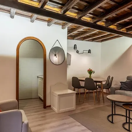 Giubbonari 23 - Fromhometorome Apartament