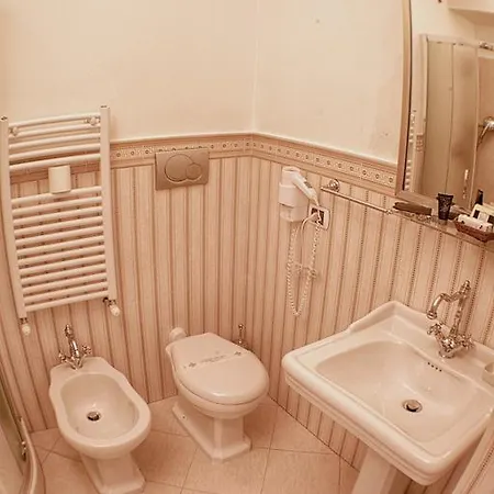 בית הארחה Domus Real Cardello 2*