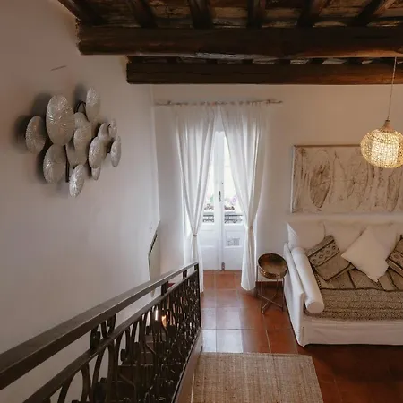 New Navona Home *