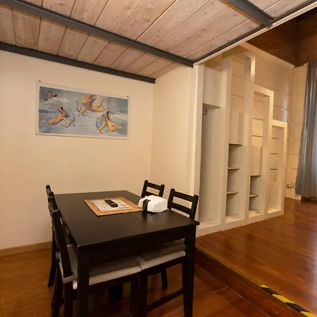Apartment Venezia Square Rome