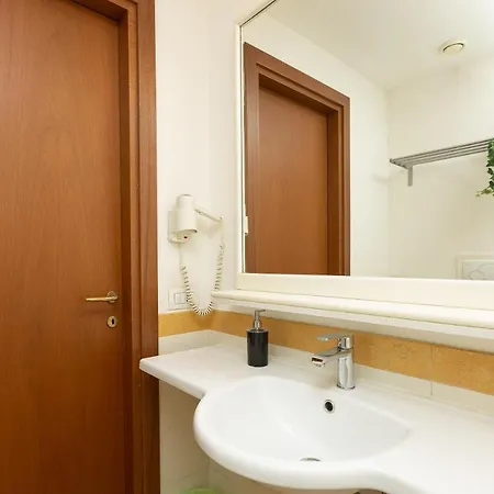 Internouno Deluxe Guest house