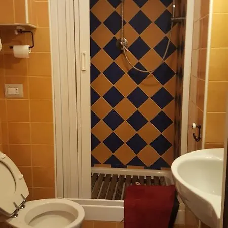 Monti's Holiday Apartment *