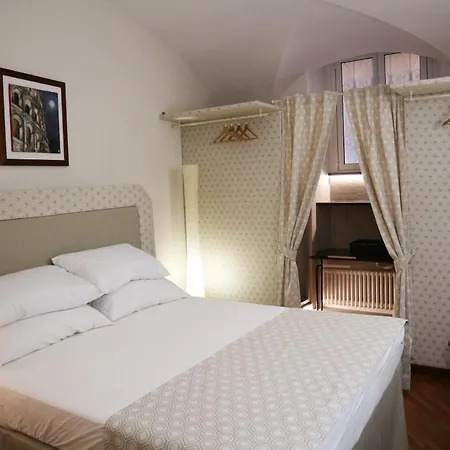 Almapetra Colosseo Apartment *