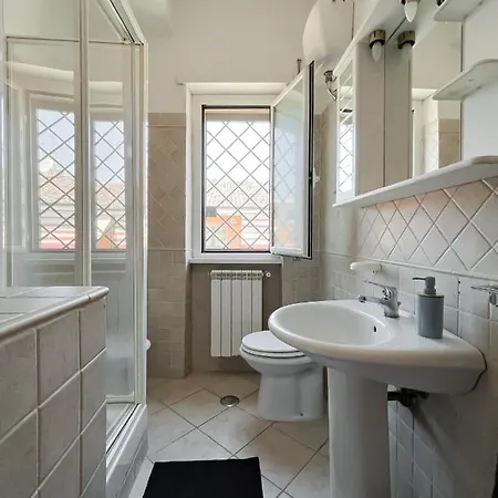 Hexa Homestay Rome