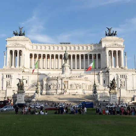 Venezia Square