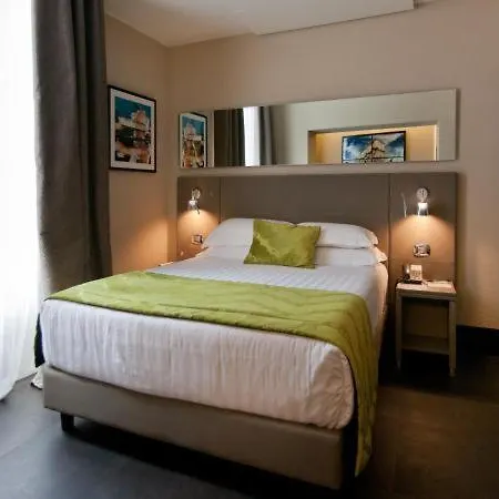 מלון Trevi Palace 3*