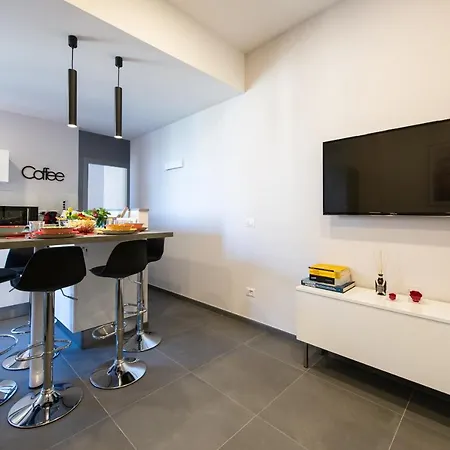 Апартаменты Clover - 13 Piazza Pio Xi Рим