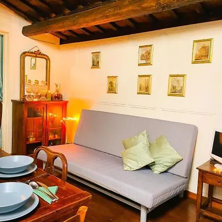 Apartment Piazza Venezia Lulus