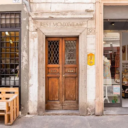 Domus Sant'angelo Apartment *