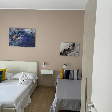 Juna's Guest house